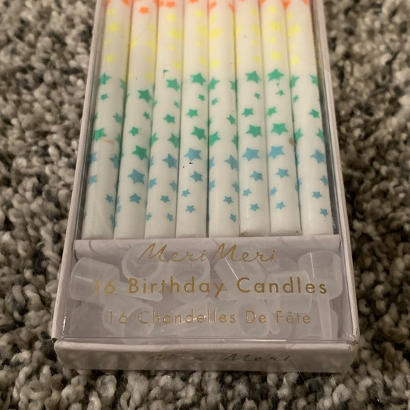 16 Meri Meri Rainbow Star Candles - Picture 2 of 4